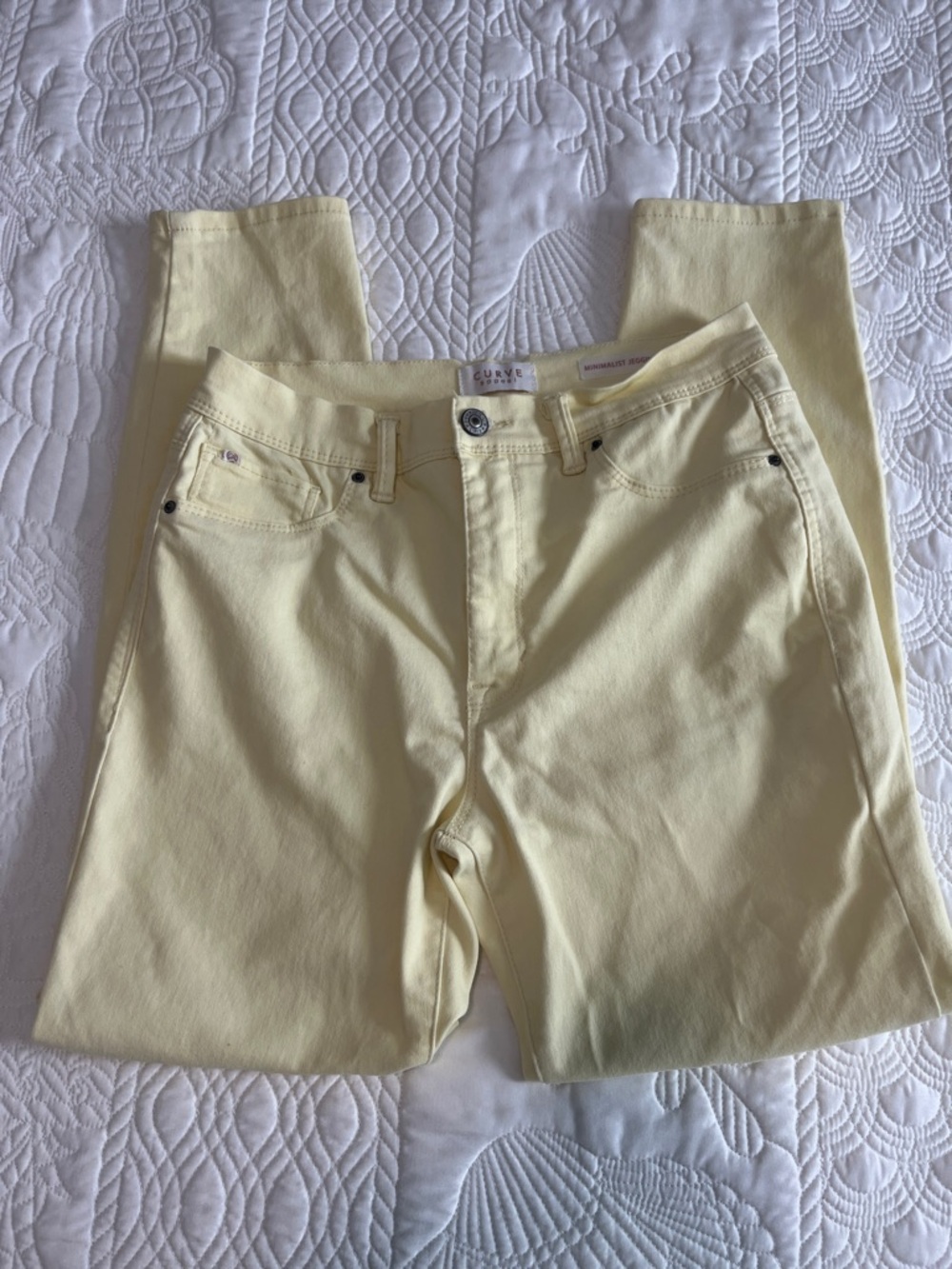 Curve Appeal Minimalist Pale Yellow Jegging